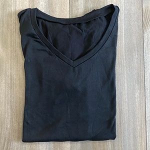 Danedvi Women's Tops V Neck Short Sleeve Shirts Casual Summer Petal Sleeve Top